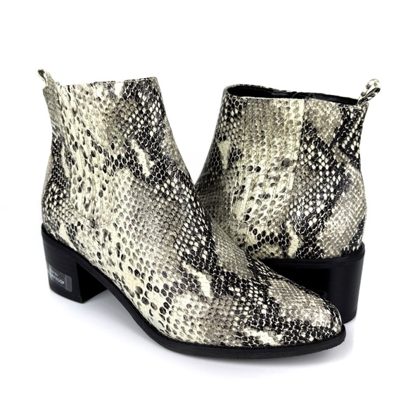 Blondo Shoes - Blondo Women's Elvina Snake Print Leather Ankle Boots Gray Size 9.5